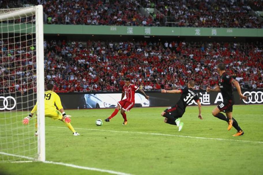 Tolisso manca l&#39;occasione per il gol della bandiera, da ottima posizione. Getty Images